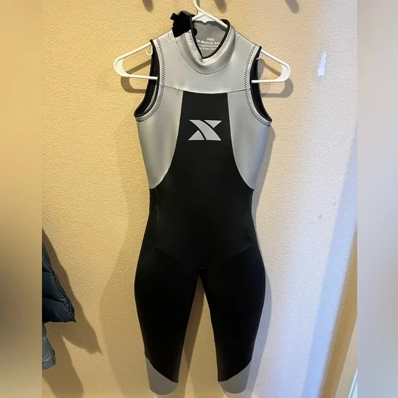 Xterra Women’s Vengeance Sleeveless Triathlon Suit - Picture 1 of 3